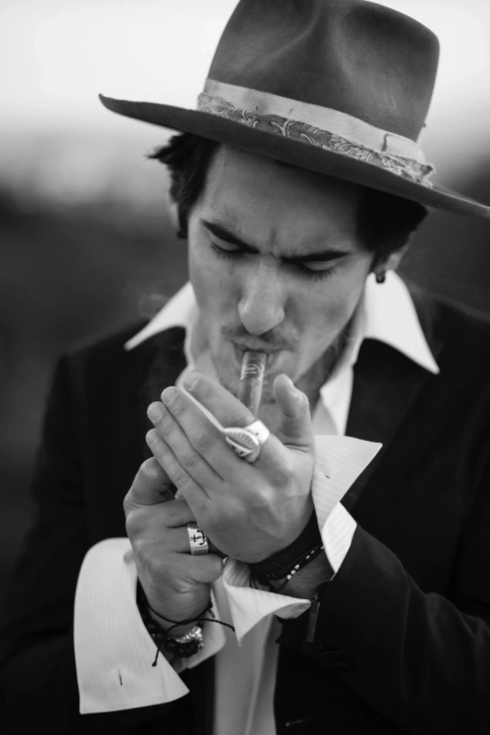 male_bw_image_1_desktop_2x3